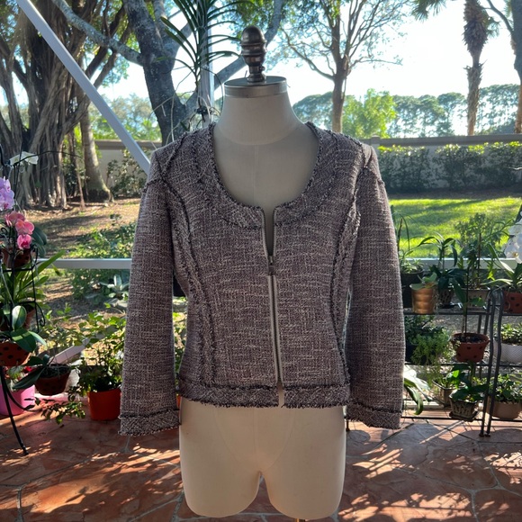 Banana Republic Jackets & Blazers - BANANA REPUBLIC Size 4 Tweed Cropped Blazer with Raw Edge & Zippered Front